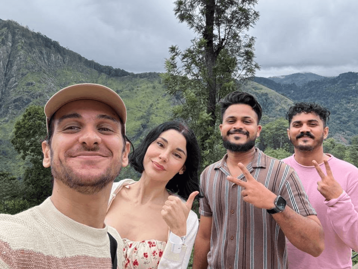 International couple exploring mountain viewpoints in Ella with Tripvibe guide